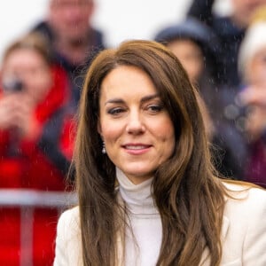 Très discrète depuis son annonce de cancer, qu'elle a révélé dans une courte vidéo partagée le 22 mars dernier, la maman de George, Louis et Charlotte a demandé "un peu de temps, d'espace et d'intimité"
Archives : Kate Middleton