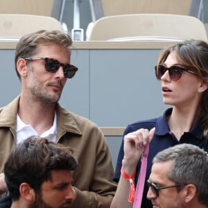 Nicolas Duvauchelle, Chloe Roy dans les tribunes lors de Roland Garros 2022 le 05 juin 2022 à Paris, France. Photo par Nasser Berzane/ABACAPRESS.COM