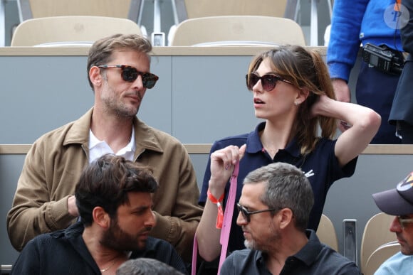 Nicolas Duvauchelle, Chloe Roy dans les tribunes lors de Roland Garros 2022 le 05 juin 2022 à Paris, France. Photo par Nasser Berzane/ABACAPRESS.COM