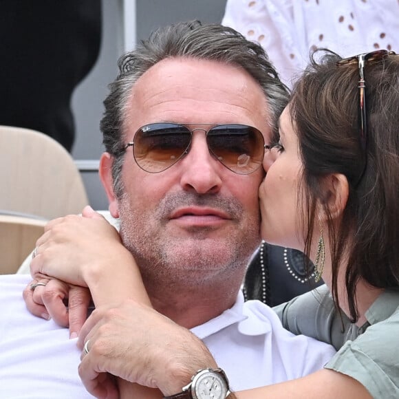 Jean Dujardin et Nathalie Pechalat assistent aux Internationaux de France de tennis 2019 - Quinzième jour à Roland Garros, le 9 juin 2019 à Paris, en France. Photo par Laurent Zabulon / ABACAPRESS.COM