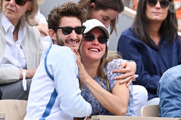 Natasha Andrews et Pierre Niney assistent à l'Open de France de tennis 2019 - Quinzième jour à Roland Garros, le 9 juin 2019 à Paris, en France. Photo par Laurent Zabulon / ABACAPRESS.COM