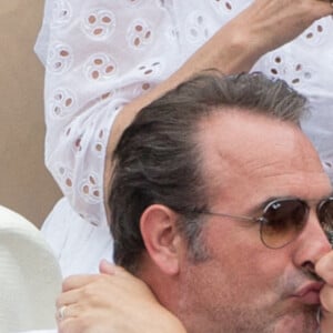 Jean Dujardin et Nathalie Pechalat dans les tribunes lors des Internationaux de France de tennis à Roland-Garros le 09 juin 2019 à Paris, France. Photo by ABACAPRESS.COM