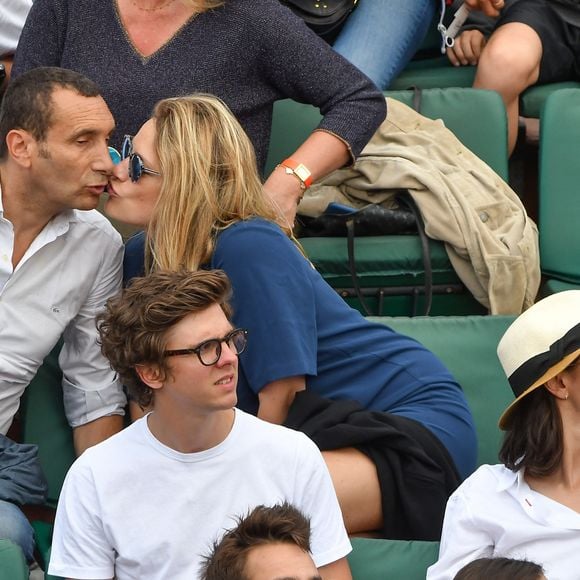 Zinedine Soualem et son épouse Caroline Faindt assistent aux Internationaux de France de tennis à Roland Garros, le 29 mai 2018 à Paris, en France. Photo par Laurent Zabulon/ABACAPRESS.COM