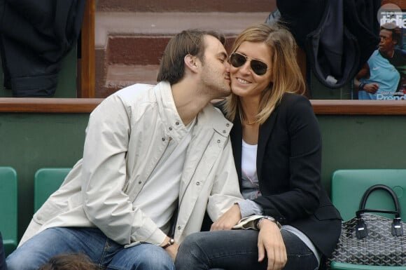 Cyril Lignac, chef cuisinier et présentateur de télévision, et sa compagne Laurence assistent au 3e tour de Roland Garros à Paris, France, le 1er juin 2007. Photo par ABACAPRESS.COM