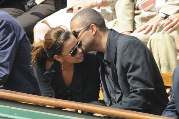 Eva Longoria Parker et son mari Tony Parker assistent à un match des Internationaux de France de tennis 2009 à Roland Garros à Paris, France, le 5 juin 2009. Photo par Frederic Nebinger/ABACAPRESS.COM