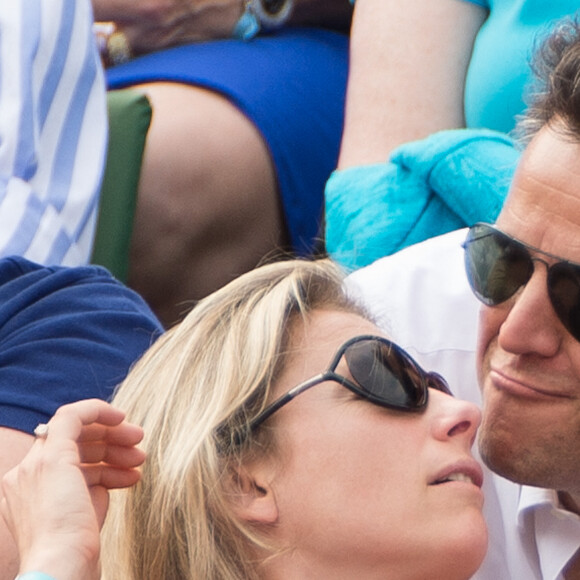 Pour Anne-Sophie Lapix et son mari Arthur Sadoun, c'est un amour sans nuages...
Anne-Sophie Lapix et son mari Arthur Sadoun assistent à la finale féminine Serena Williams vs Maria Sharapova lors des Internationaux de France de tennis 2013 au stade Roland-Garros à Paris, France, le 8 juin 2013. Williams a gagné 6-4, 6-4. Photo par Christophe Guibbaud/ABACAPRESS.COM