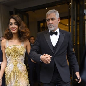 Dans leur manoir du Berkshire, ils ont construit un bunker.
Exclusif - George Clooney et sa femme Amal Clooney à la sortie de leur hôtel à New York, le 29 septembre 2022.