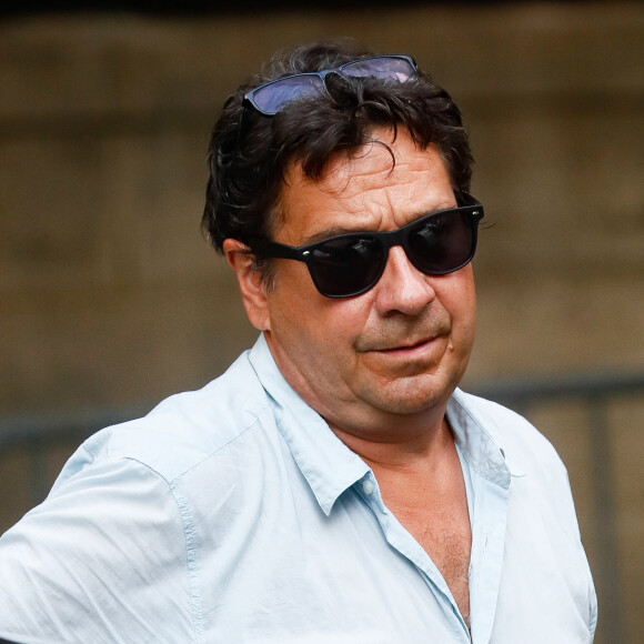 Laurent Gerra - Arrivées à l'enregistrement de l'émission de rentrée de "Vivement Dimanche" présentée par M. Drucker et qui sera diffusée le 27 août 2023 sur France 3 au Studio Gabriel à Paris, France, le 22 août 2023. © Christophe Clovis/Bestimage