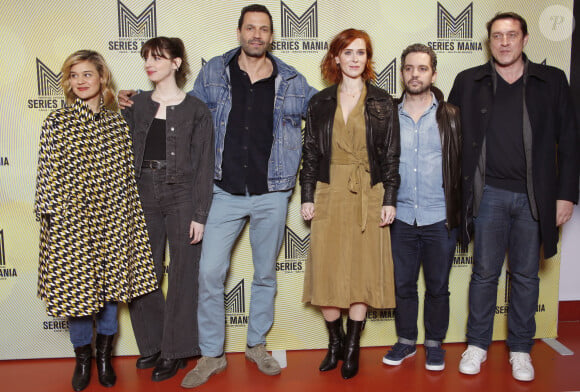 Marie Denarnaud, Bérangère Mc Neese, Mehdi Nebbou, Audrey Fleurot, Bruno Sanches de la série HPI - Photocall lors du Festival Séries Mania à Lille. Le 19 mars 2022 © Christophe Aubert via Bestimage