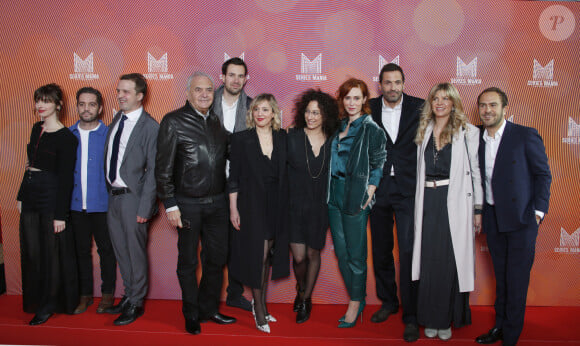 Bérangère Mc Neese, Bruno Sanches, Audrey Fleurot, Mehdi Nebbou et l'équipe de la série HPI - Photocall de la soirée d'ouverture du Festival Séries Mania à Lille. Le 18 mars 2022 © Christophe Aubert via Bestimage