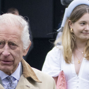 Charles III qui se bat actuellement contre un cancer, est le deuxième monarque britannique à avoir droit à un tel privilège
Le roi Charles III d'Angleterre au Lady Day du premier jour du Derby d'Epsom à Epsom Downs, Royaume Uni, le 31 mai 2024. © GoffPhotos/Bestimage