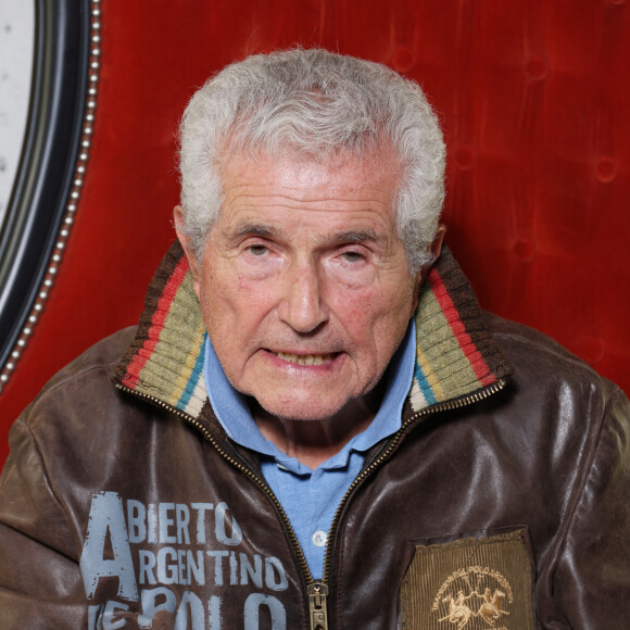 Le réalisateur Claude Lelouch était lui aussi à Aix-les-Bains pour ce festival
 
Exclusif - Claude Lelouch reçoit le prix d'Aixcellence d'honneur - Soirée d'ouverture de la 3ème édition du Festival du Cinema Français et de la gastronomie d'Aix-les-Bains le 4 juin 2024. © Denis Guignebourg/BestImage