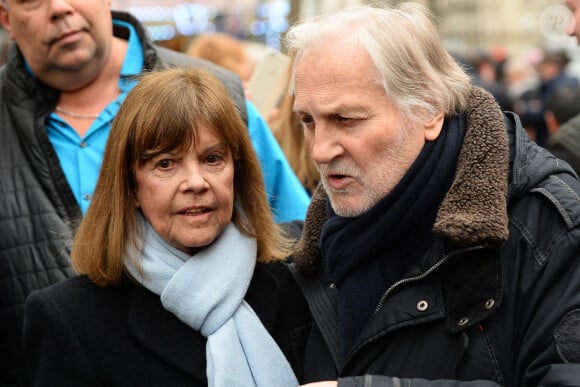 Si l'éternelle amie des enfants est toujours animée par la passion, ce n'est peut-être pas la seule raison...
Chantal Goya et Jean Jacques Debout lors de la cérémonie d'enterrement de Michou à l'église Saint Jean de Montmartre à Paris, France, le 31 janvier 2020. Michel Georges Alfred Catty alias Michou, l'homme bleu de la nuit parisienne, décédé à l'âge de 88 ans, était le propriétaire du célèbre cabaret de travestis "Chez Michou" à Montmartre. Photo par ABACAPRESS.COM