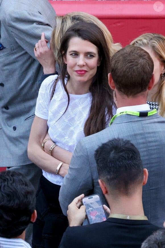 elle n'est pas déconnectée de la réalité
Charlotte Casiraghi lors du Grand Prix de Formule 1 (F1) de Monaco, le 26 mai 2024. © Claudia Albuquerque/Bestimage