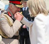 En Normandie.
Charles III fait un baiser sur la main de Brigitte Macron, 80 ans du débarquement en Normandie. Photo : Chris Jackson/PA Wire