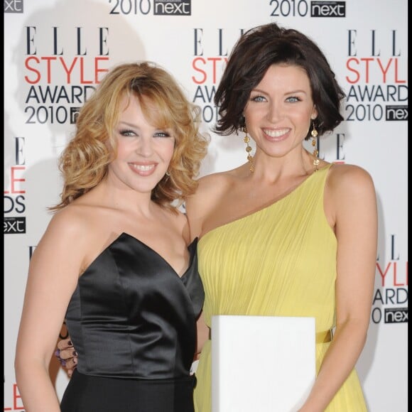 Une des soeurs Minogue ?
Kylie et Dannii Minogue - Soirée "ELLE style Awards" à Londres, 22/02/2010.