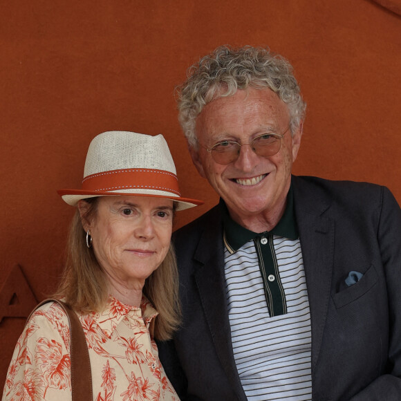 Dominique Monfort et son mari Nelson Monfort - Célébrités dans les tribunes des Internationaux de France de tennis de Roland Garros 2024 à Paris le 8 juin 2024. © Jacovides-Moreau/Bestimage 