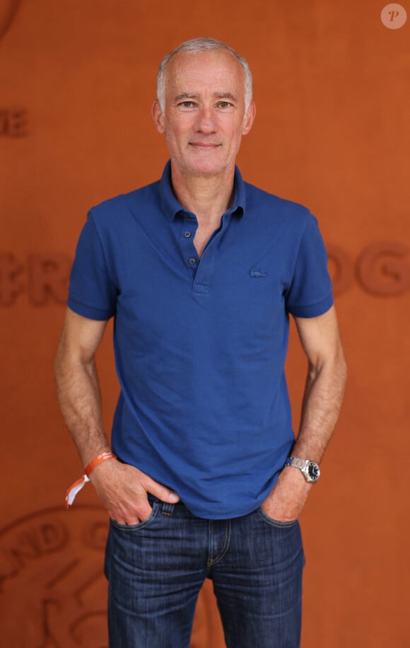 Gilles Bouleau - Célébrités dans les tribunes des Internationaux de France de tennis de Roland Garros 2024 à Paris le 8 juin 2024. © Jacovides-Moreau/Bestimage 