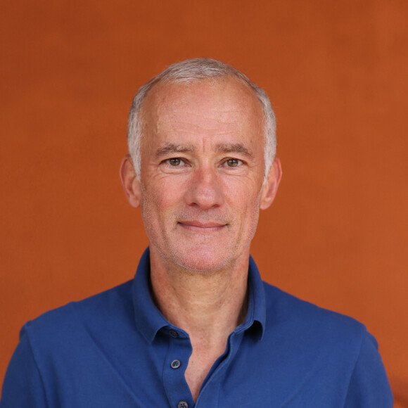 Gilles Bouleau - Célébrités dans les tribunes des Internationaux de France de tennis de Roland Garros 2024 à Paris le 8 juin 2024. © Jacovides-Moreau/Bestimage 