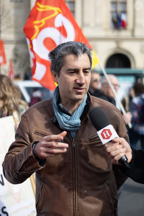 Le député de La France Insoumise (LFI) François Ruffin lors d'une marche dans le cadre de la journée internationale des droits des femmes, à Paris, le 8 mars 2024. Raphaël Lafargue/ABACAPRESS.COM