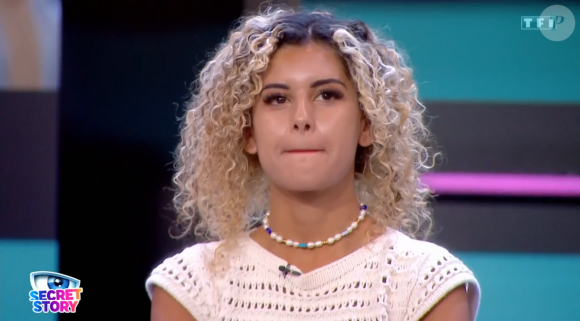 Et en l'occurence une candidate, puisque c'est Zoé.
Nouvelle élimination dans "Secret Story", TF1.