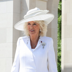 De quoi s'inquiéter ?
Le président français, Emmanuel Macron et le roi Charles III d'Angleterre accompagné de la première dame, Brigitte Macron et la Camilla Parker Bowles, reine consort d'Angleterre lors de la cérémonie franco-britannique au mémorial de Ver-sur-mer, lors du 80e anniversaire du débarquement, le 6 juin 2024. © Stéphane Lemouton/Bestimage 