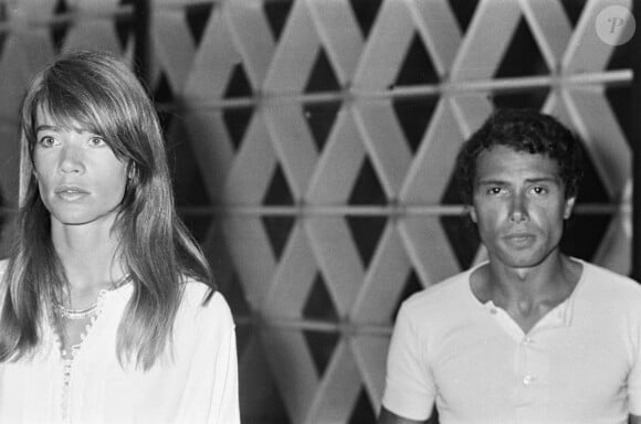 Sur Instagram, le photographe des années 60 et 90 a déclaré : "Au revoir ma Grande. Mon passé se dissout, je fais place au silence".
Archive de Françoise Hardy et Jean-Marie Périer.