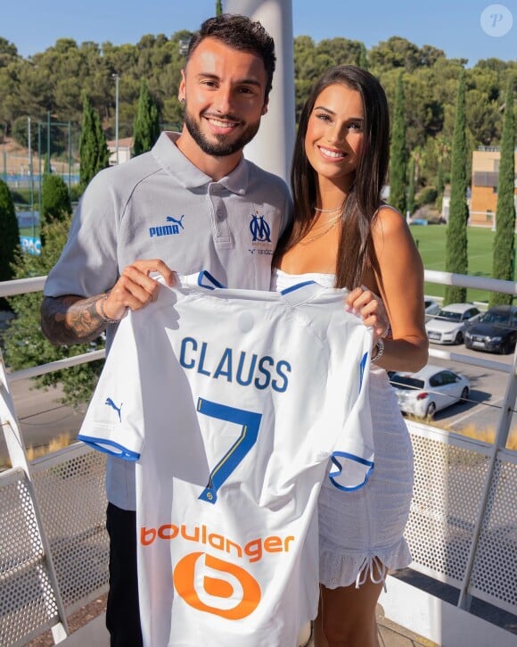 SI Jonathan Clauss n'est pas sur la feuille de match, il ira se consoler dans les bras de sa ravissante Pauline.
Jonathan Clauss et Pauline©Instagram @pauline_djhn