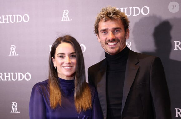 L'autre star des Bleus, Grizou, sera de son côté toujours épaulé par Erika Choperena.
Antoine Griezman, Erika Choperena assistent au photocall de présentation de Rhudo à Madrid, Espagne, le lundi 29 janvier 2024. Photo par GTres/ABACAPRESS.COM