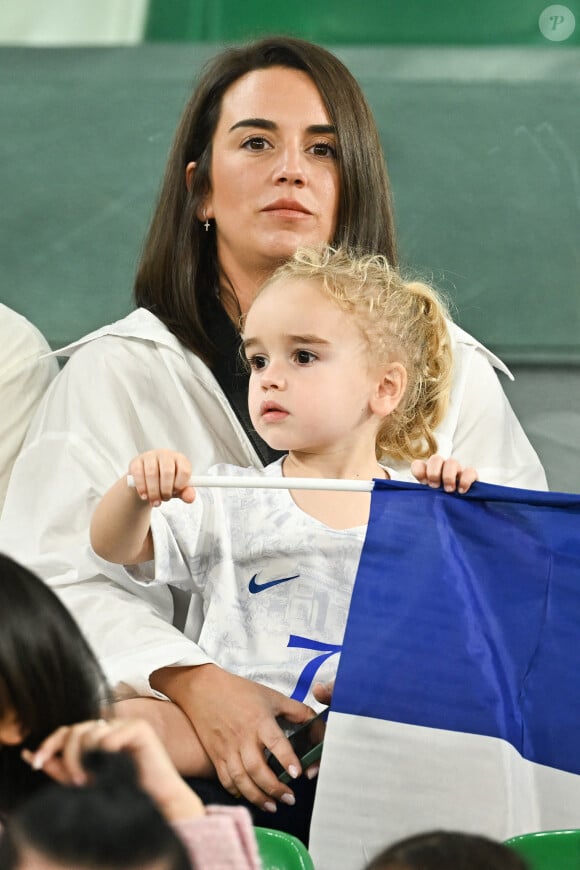 Erika Choperena, épouse d'Antoine Griezmann, assiste au match Tunisie-France de la Coupe du monde de football Qatar 2022 au Stade Education City de Doha, Qatar, le 30 novembre 2022. Photo par Laurent Zabulon/ABACAPRESS.COM