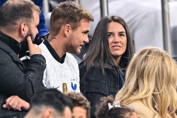 Erika Choperena, épouse d'Antoine Griezmann (France) dans les tribunes avant le match de quart de finale de la Coupe du Monde de la FIFA, Qatar 2022, entre l'Angleterre et la France au stade Al Bayt, le 10 décembre 2022 à Al Khor, au Qatar. (Photo par Baptiste Fernandez/Icon Sport/ABACAPRESS.COM)