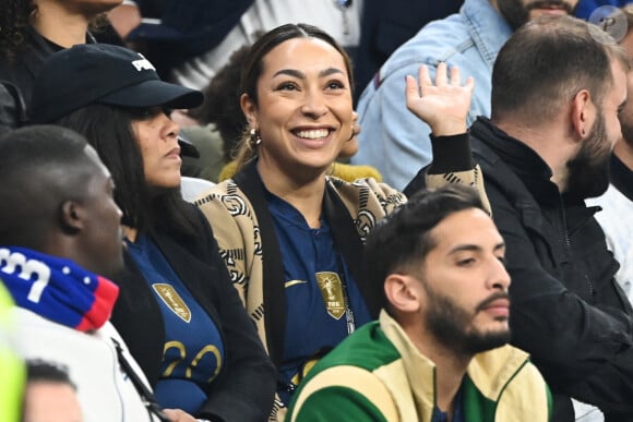 Sabrajna Duvad (femme de K.Coman) en tribune du match de football de quart de finale opposant la France à l'Angleterre lors de la coupe du Monde (FIFA 2022) au stade Al Bayt à Al Khor au Qatar, le 10 décembre 2022. La France a gagné 2-1. © Philippe Perusseau/Bestimage 