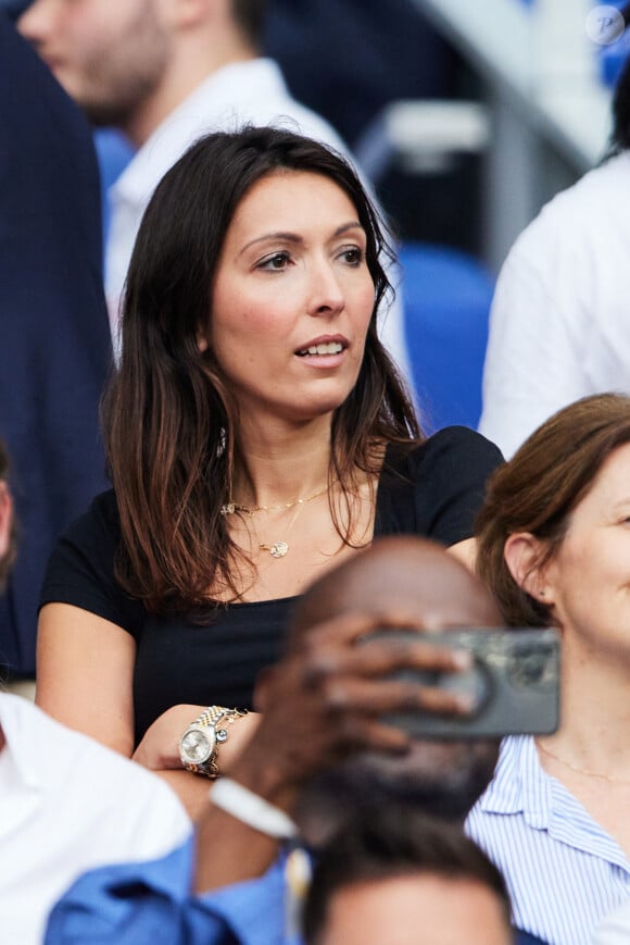 Jennifer Giroud - Célébrités dans les tribunes du match de football entre la France et la Grèce au Stade de France dans le cadre des éliminatoires pour l'Euro 2024, le 19 juin 2023. © Cyril Moreau/Bestimage