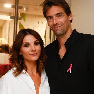 Il est donc resté à ses cotés pour la soutenir dans cette épreuve.
Exclusif - Alice Detollenaere, Camille Lacourt - Backstage du défilé de l'association Ruban Rose à l'occation du lancement d'octobre rose sur les Champs Elysées à Paris, France, le 01 octobre 2023.© Christophe Clovis / Bestimage 