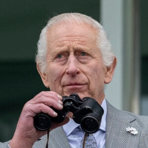 Le roi Charles III d'Angleterre au Lady Day du premier jour du Derby d'Epsom à Epsom Downs, Royaume Uni, le 31 mai 2024. © GoffPhotos/Bestimage