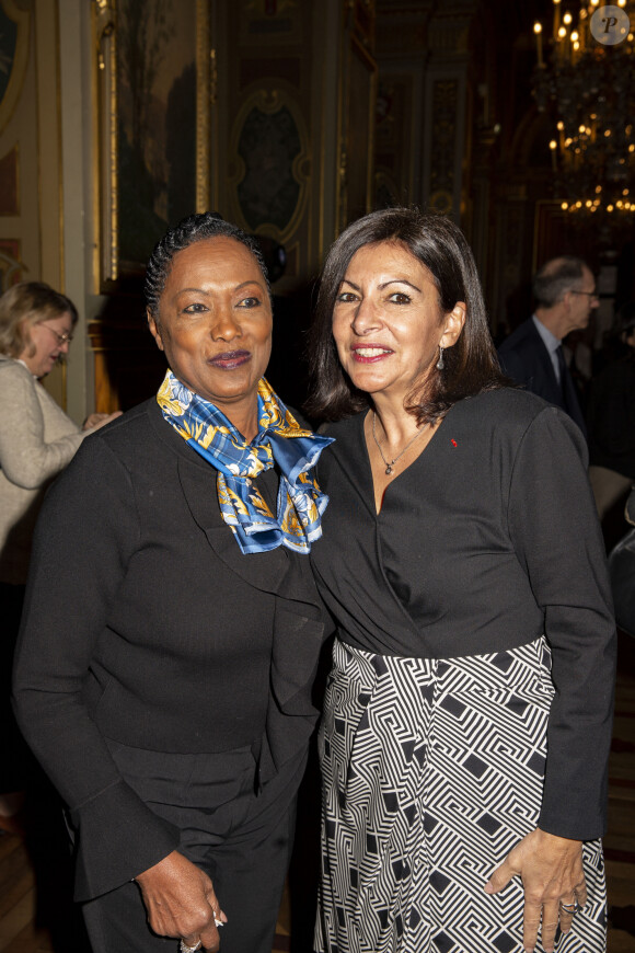 Par le passé, elle a soutenu Anne Hidalgo.
Semi-exclusif - Babette de Roziéres et Anne Hidalgo - Conférence de presse à l'hotel de ville du lancement de la 5ème édition du salon de la gastronomie des Outre-Mer à Paris le 8 janvier 2020. © Jack Tribeca/Bestimage