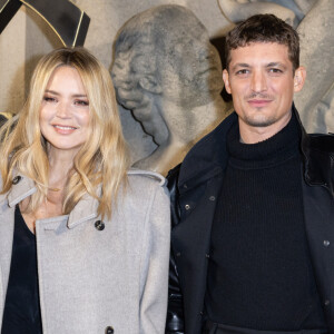 Actuellement à la 38e édition du Festival du film de Cabourg, en Normandie Virginie Efira a obtenu le prestigieux rôle de présidente du jury
Virginie Efira et son compagnon Niels Schneider - Photocall du défilé de mode prêt-à-porter automne-hiver 2023/2024 "Saint Laurent" lors de la Fashion Week de Paris