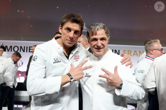 Et tous les deux forment une équipe qui gagne !
Cérémonie des remises des Etoiles du Guide Michelin au Palais des Congrès de Tours, le 18 mars 2024. © Jean-Marc Lhomer / Bestimage. Les Chefs Fabien Ferré -"La Table du Castellet" et Jérôme Banctel -"Le Gabriel- La Réserve Paris" décrochent une 3eme étoile. 