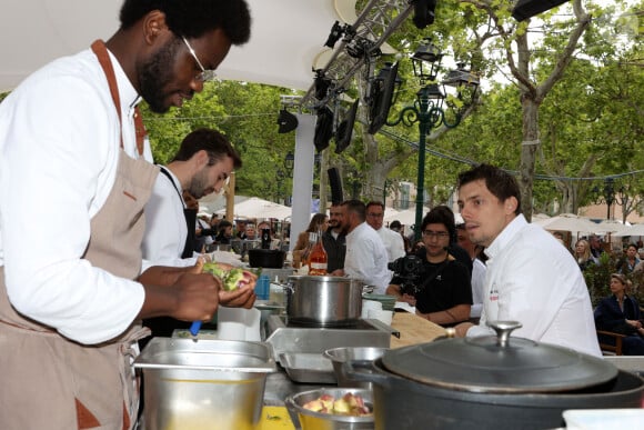 Les Chefs à Saint-Tropez fêtent les producteurs - Battle d'artichaud barigoule "Trophée Saint-Maur", le 6 mai 2024, place des Lices à Saint-Tropez. Candidats : Kevin Nzeyimana "Lily of The Valley" - La Croix-Valmer, Kevin Bédé "La Réserve" - Ramatuelle, Nicolas Sintes " Les Roches Blanche" - Cassis et Léa Taddei "Le Seez - Saint-Tropez. Vainqueur : Nicolas Sintes - Les Roches Blanches - Cassis Jury : Président du Jury : Augustin de Margerie - Cheval Blanc -Saint-Tropez, Fabien Ferré "La Table du Castellet "Hôtel & Spa du Castellet - Le Castellet, Antoine Gras "La Table de l'Ours" - Hôtel Les Barmes de l'Ours à Val d'Isère, Viki Geunes "Zilte" -Anvers (Belgique), Dimitri Droisneau " La Villa Madie" - Cassis. Photo : Fabien Ferré "La Table du Castellet "Hôtel & Spa du Castellet - Le Castellet © Jean-Marc Lhomer/Bestimage