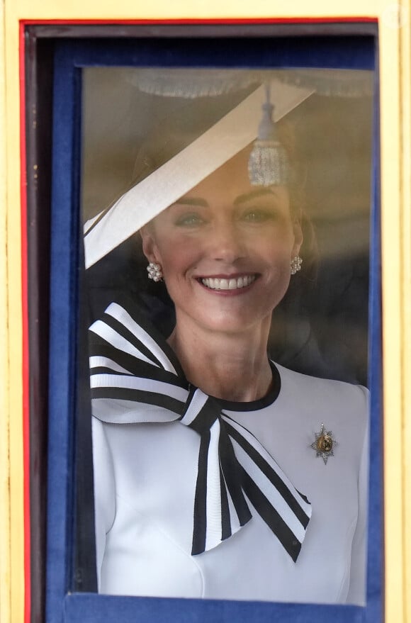 Catherine Kate Middleton, princesse de Galles - Les membres de la famille royale britannique au balcon du Palais de Buckingham lors de la parade militaire "Trooping the Colour" à Londres le 15 juin 2024 © Julien Burton / Bestimage 