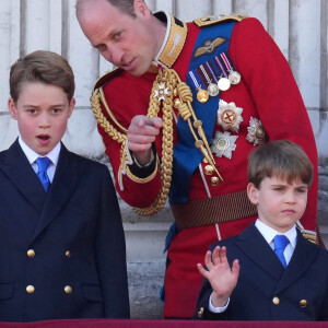 Le prince William, prince de Galles, le prince George, le prince Louis - Les membres de la famille royale britannique au balcon du Palais de Buckingham lors de la parade militaire "Trooping the Colour" à Londres le 15 juin 2024 © Julien Burton / Bestimage 