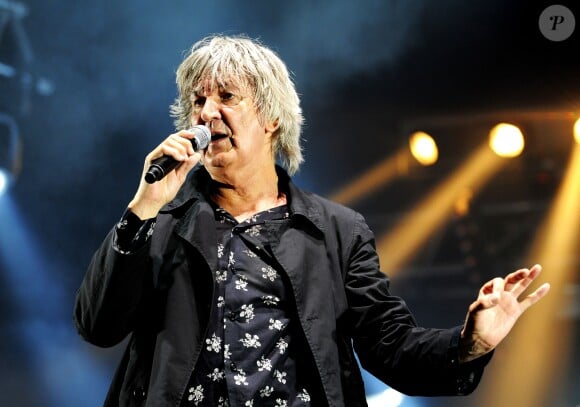 Jacques Higelin en concert pendant les Solidays en 2010 à Paris Juillet 2010.