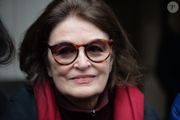 Anouk Aimée lors de la cérémonie religieuse en hommage à Pierre Barouh au cimetière de Montmartre à Paris le 4 janvier 2017.