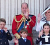 Elle semblait en forme aux côtés de sa famille. 
Le prince William, prince de Galles, Catherine Kate Middleton, princesse de Galles, le prince George, le prince Louis et la princesse Charlotte - Les membres de la famille royale britannique au balcon du Palais de Buckingham lors de la parade militaire "Trooping the Colour" à Londres le 15 juin 2024 © Julien Burton / Bestimage 