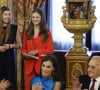 Mais aussi ses filles pour lui rendre hommage. 
L'infante Sofia d'Espagne, La princesse Leonor, La reine Letizia d'Espagne - La famille royale espagnole lors de la remise des décorations à l'occasion du 10ème anniversaire du règne du roi d'Espagne, au Palais Royal à Madrid, le 19 juin 2024. © EuropaPress / Bestimage 