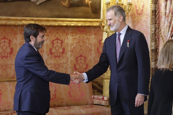 Vicente Guilarte, Le roi Felipe VI d'Espagne - La famille royale espagnole lors de la remise des décorations à l'occasion du 10ème anniversaire du règne du roi d'Espagne, au Palais Royal à Madrid, le 19 juin 2024. © Efe / EuropaPress / Bestimage 