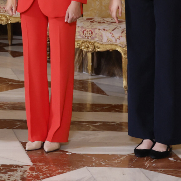 Mariano Rajoy, ancien Premier ministre, Le roi Felipe VI et la reine Letizia d'Espagne, La princesse Leonor, L'infante Sofia d'Espagne - La famille royale espagnole lors de la remise des décorations à l'occasion du 10ème anniversaire du règne du roi d'Espagne, au Palais Royal à Madrid, le 19 juin 2024. © Efe / EuropaPress / Bestimage 