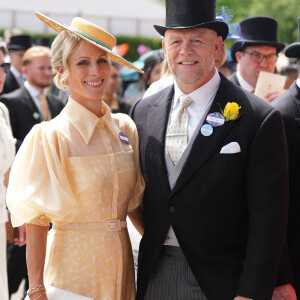 Tout comme Zara, fille de la princesse Anne et son mari Mike Tindall
Zara et Mike Tindall - La famille royale d'Angleterre aux courses hippiques "Royal Ascot 2024" à Ascot 