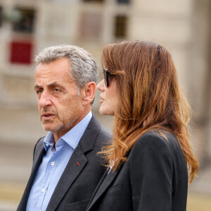 Nicolas Sarkozy et sa femme Carla Bruni - Arrivées aux obsèques de l'auteure-compositrice-interprète et actrice française Françoise Hardy au crématorium du cimetière du Père-Lachaise à Paris, France, le 20 juin 2024. © Jacovides-Moreau/Bestimage 