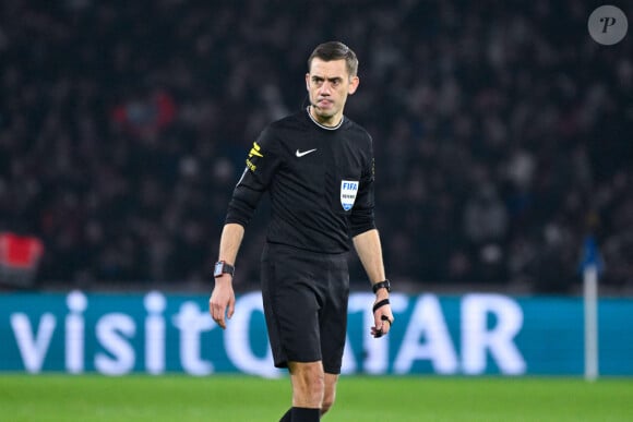 Les arbitres centraux sélectionnés vont tous empocher 5000 euros par match pendant la phase de groupes

Clément Turpin. ( Photo by federico pestellini / panoramic ) -